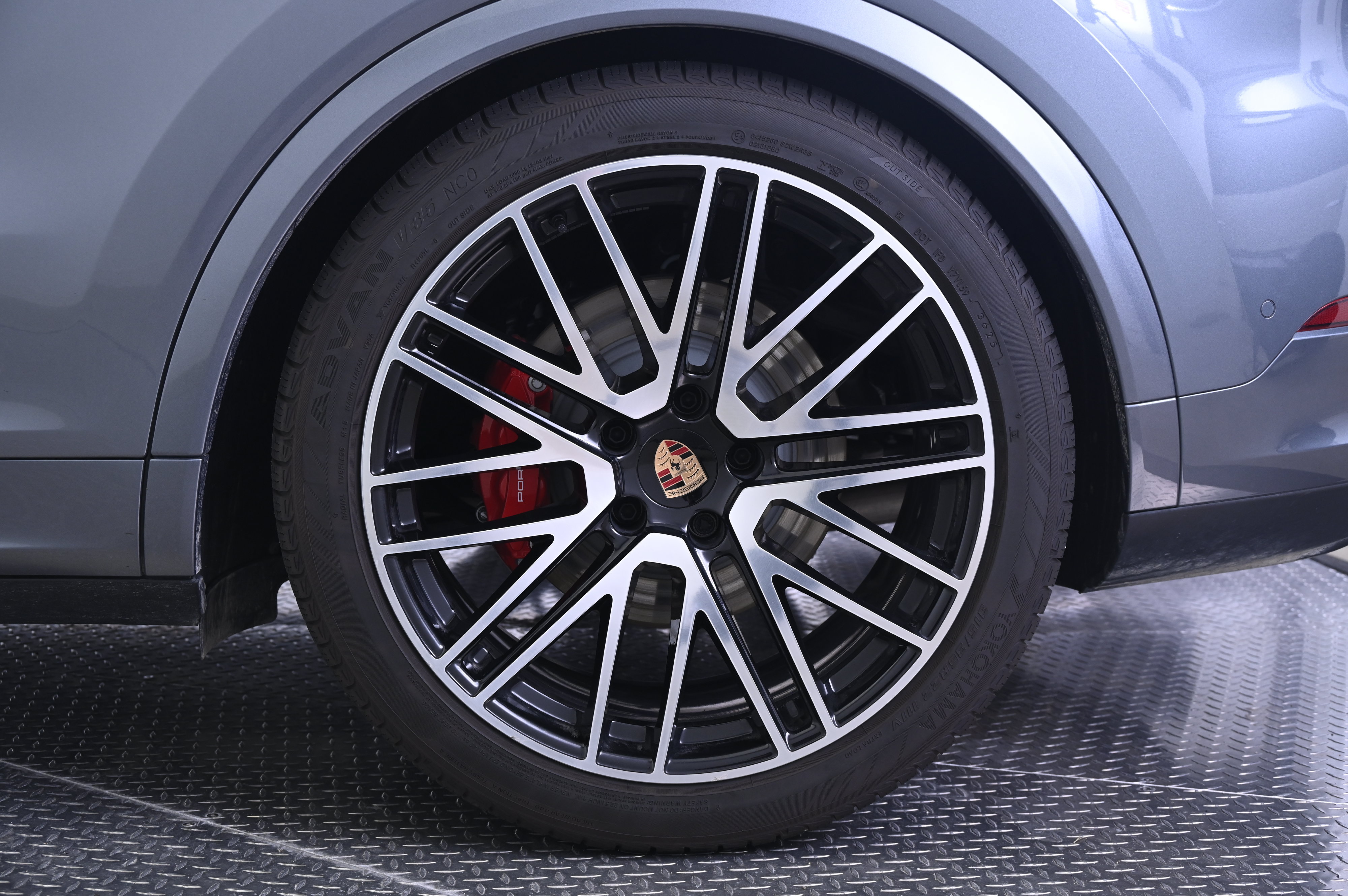 Certified 2026 Porsche Cayenne S AWD/4WD image 12