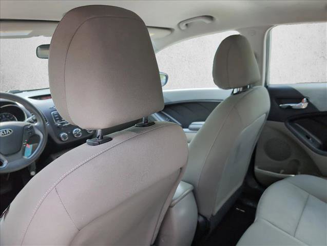 Used 2015 Kia Forte LX FWD image 17