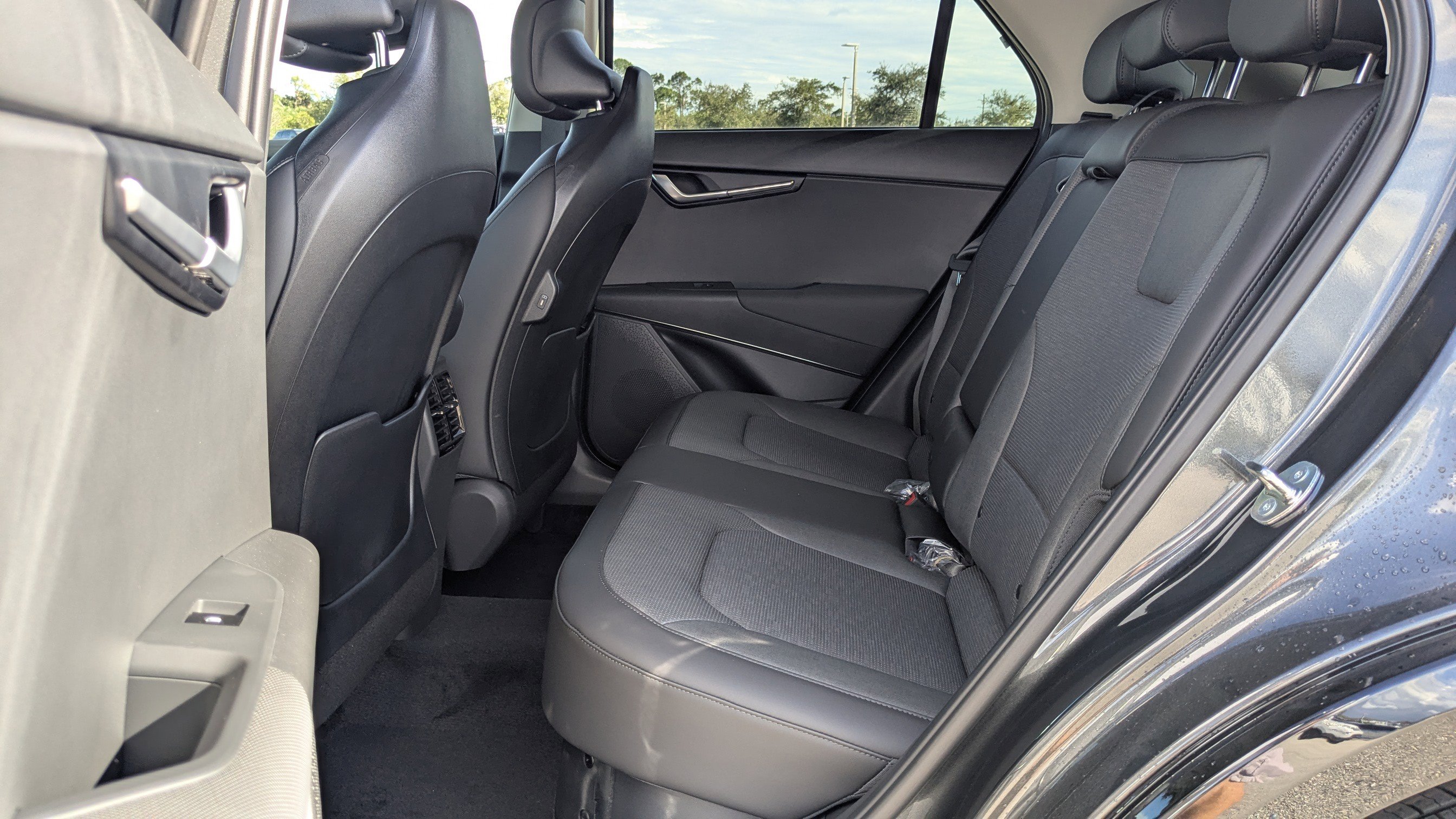 New 2025 Kia Niro SX image 17