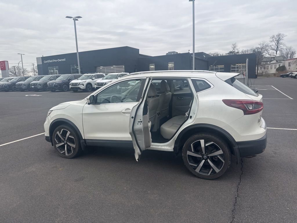 Used 2020 Nissan Rogue Sport SL w/ Premium Package image 6