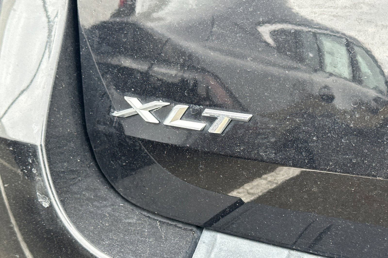 Used 2024 Ford Explorer XLT w/ Equipment Group 202A image 6