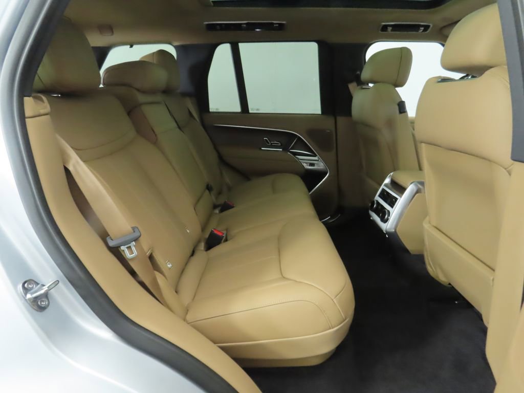 New 2025 Land Rover Range Rover SE image 24