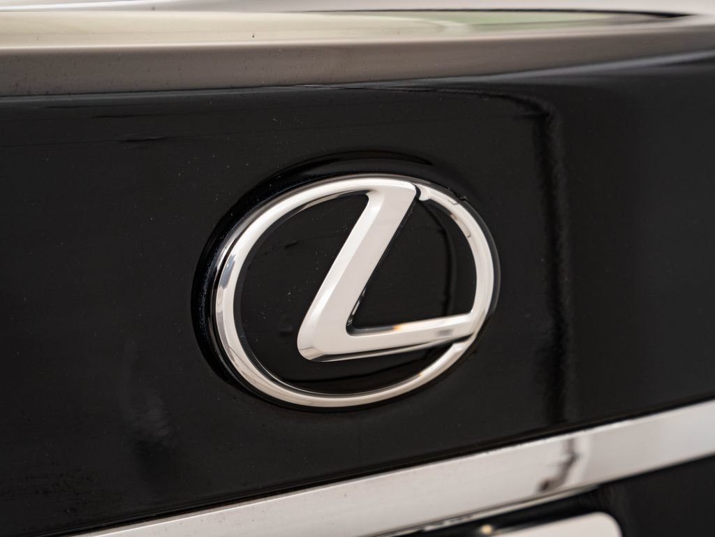 Used 2018 Lexus LS 500 AWD w/ Interior Upgrade Package image 17