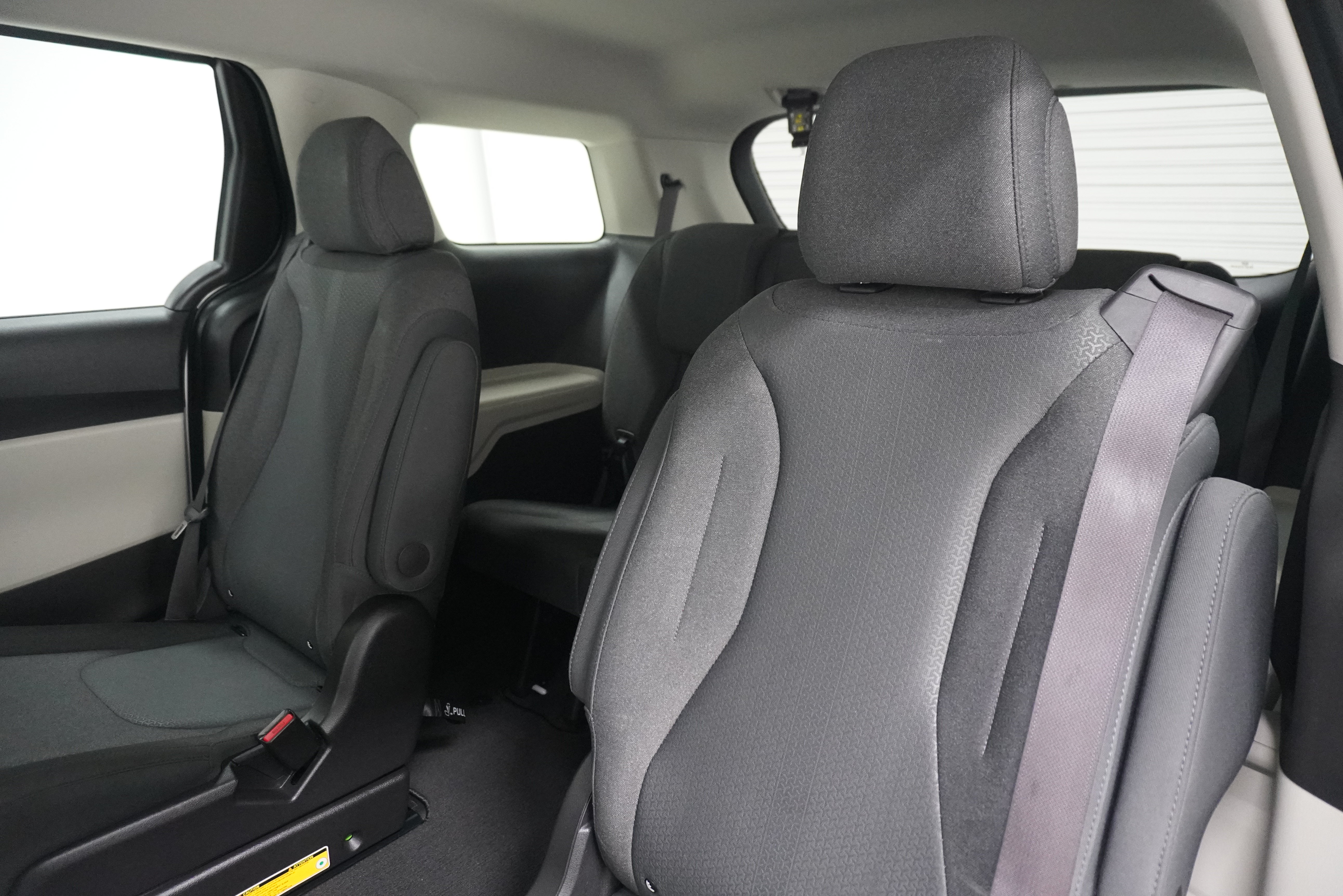 Used 2022 Kia Carnival LX FWD image 13