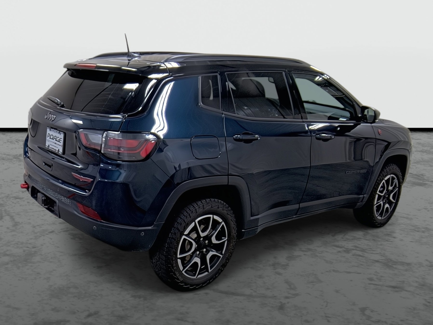 Used 2024 Jeep Compass Trailhawk w/ Trailhawk Elite Group image 4