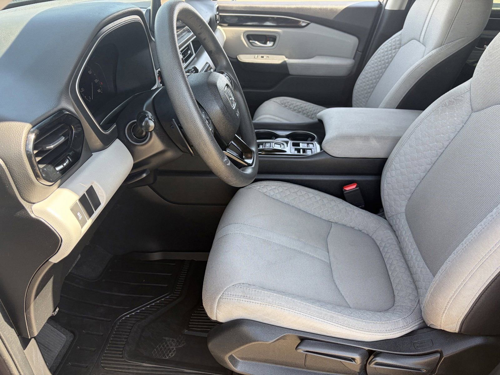 Used 2023 Honda Pilot LX image 20