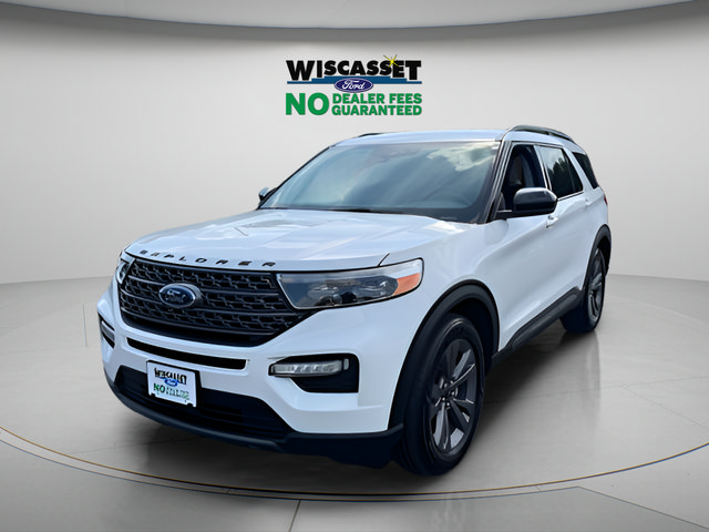 Used 2023 Ford Explorer XLT w/ Equipment Group 202A AWD/4WD image 17