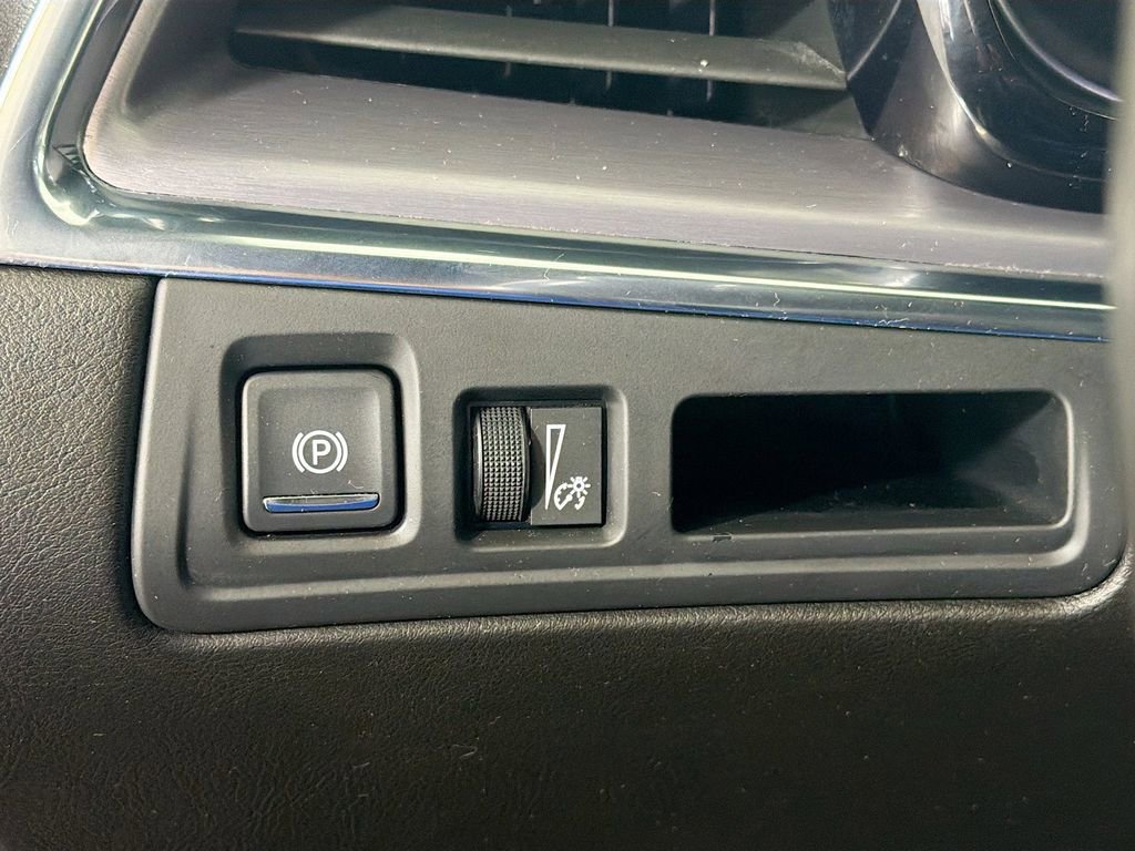 Used 2021 Cadillac XT5 Luxury w/ LPO, Floor Liner Package AWD/4WD image 12