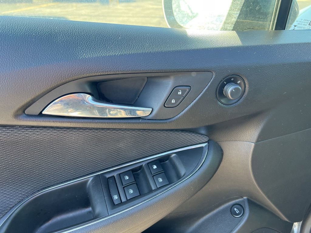 Used 2017 Chevrolet Cruze LT w/ Convenience Package image 9