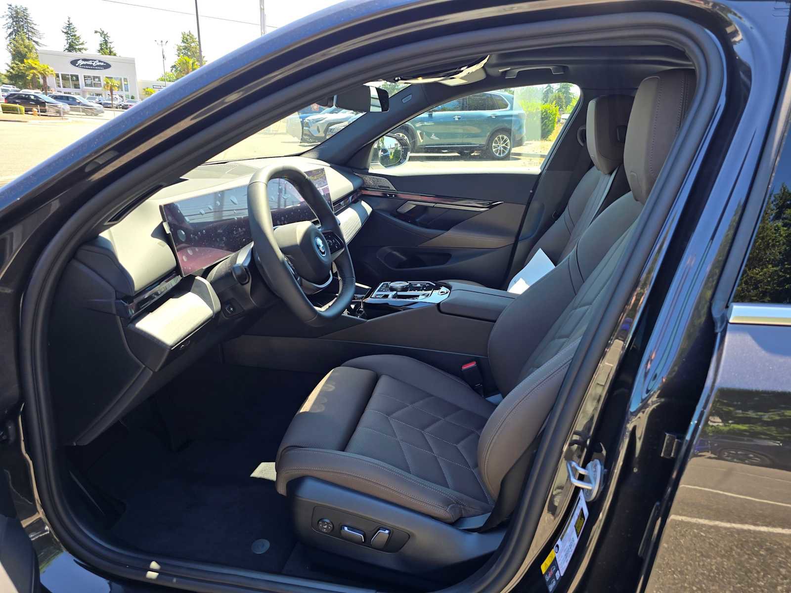 Used 2026 BMW i5 eDrive40 AWD/4WD image 22