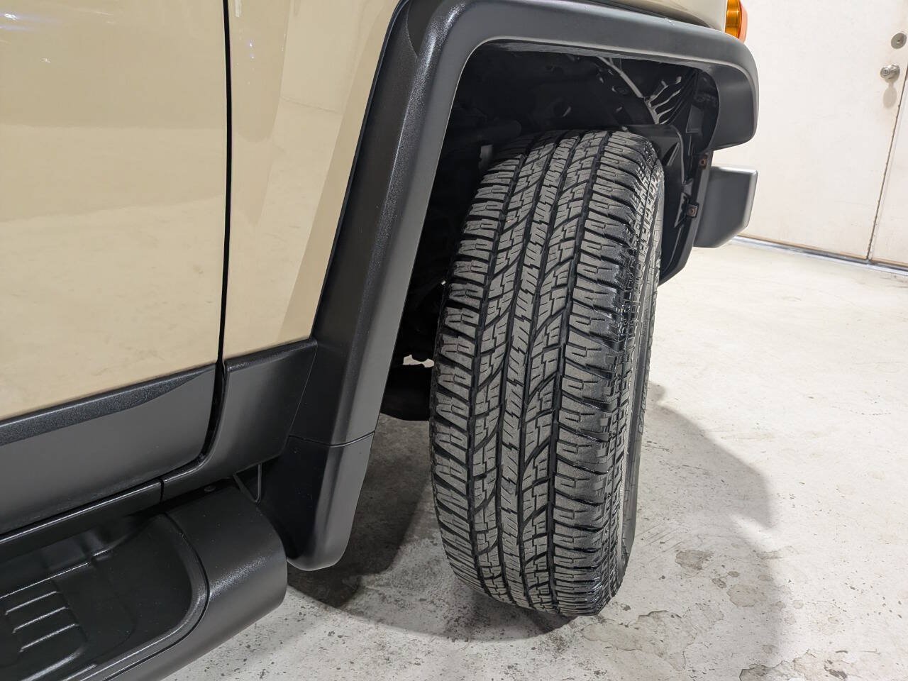 Used 2014 Toyota FJ Cruiser 4WD w/ Upgrade Package image 34