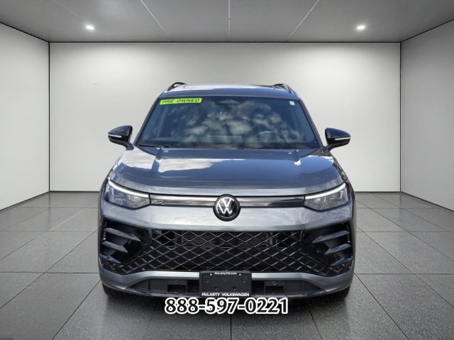 Used 2025 Volkswagen Tiguan SE R-Line AWD/4WD image 8