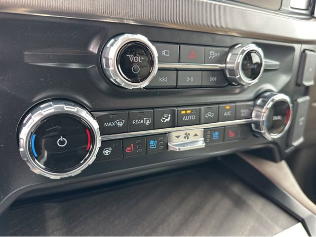 New 2026 Ford F450 Platinum w/ Platinum Plus Package image 29