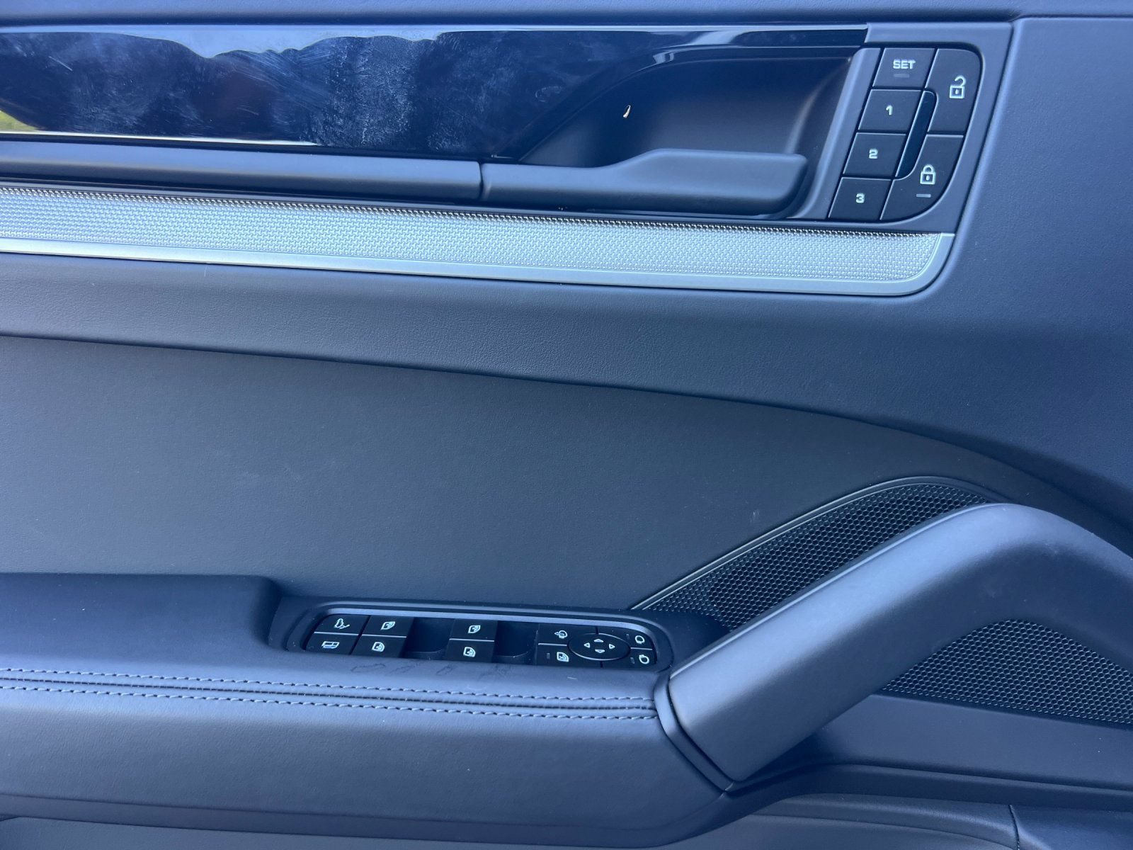 New 2025 Porsche Cayenne S AWD/4WD image 12