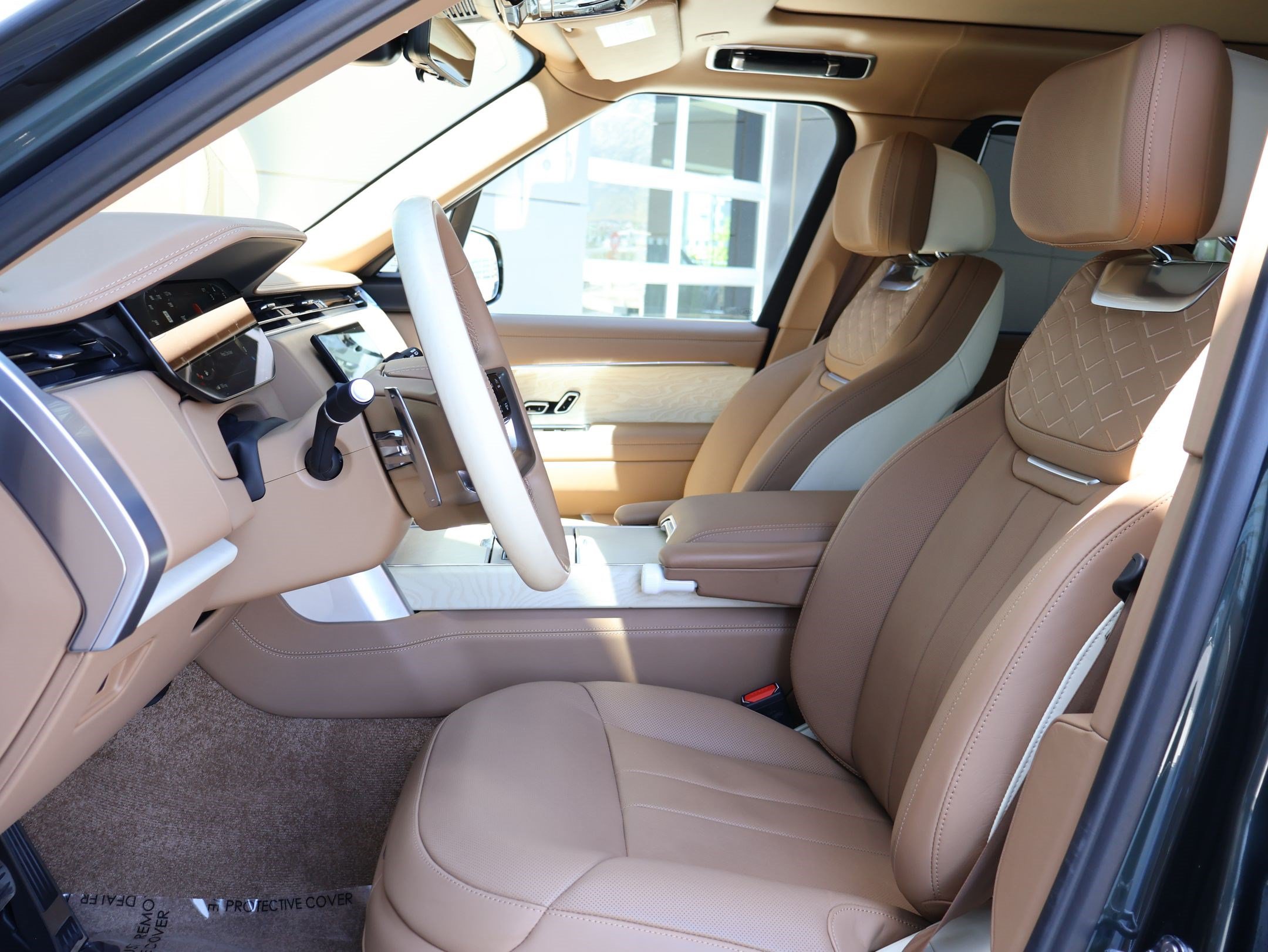 Certified 2025 Land Rover Range Rover SV AWD/4WD image 23