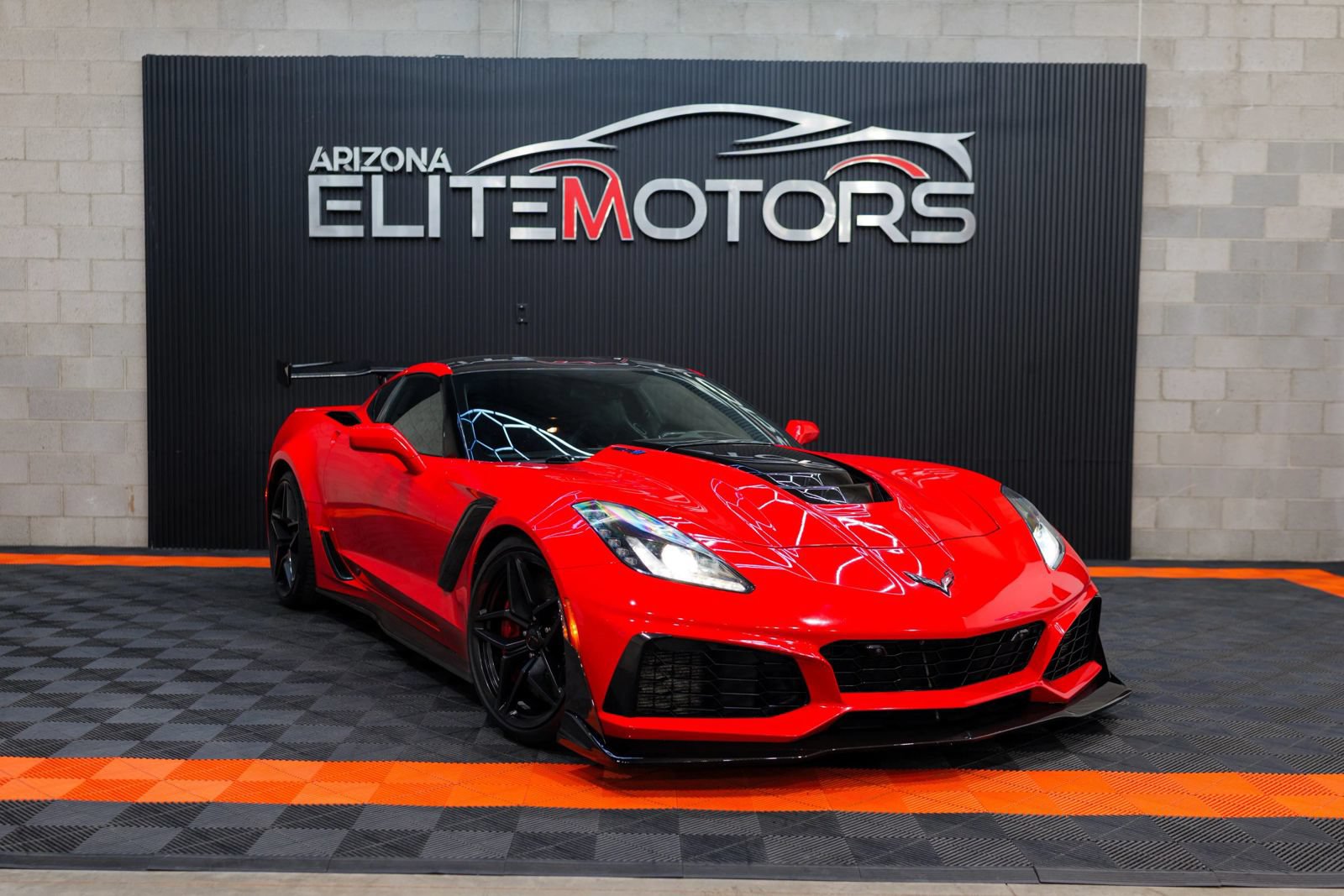 Used 2019 Chevrolet Corvette ZR1 RWD image 2