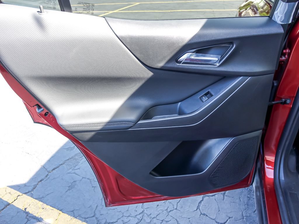 Used 2026 Chevrolet Equinox LT w/ LPO, Floor Liner Package AWD/4WD image 24