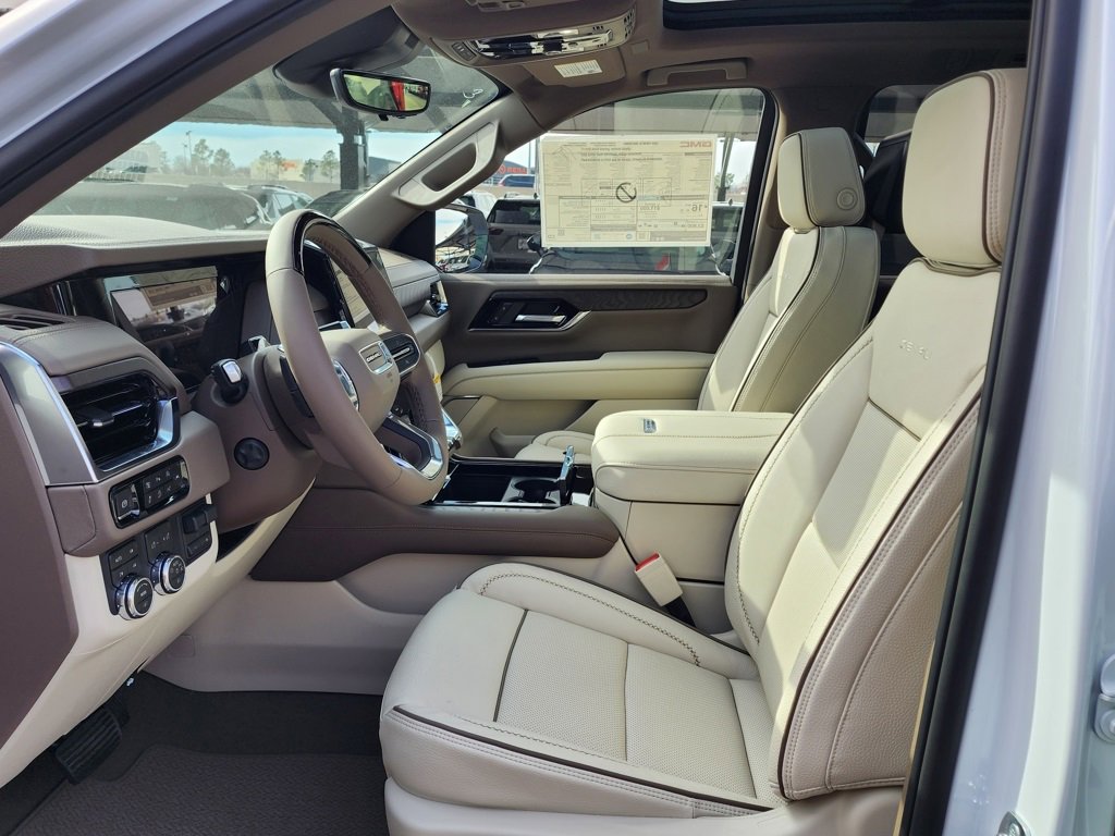 New 2026 GMC Yukon XL Denali w/ Denali Reserve Package image 14