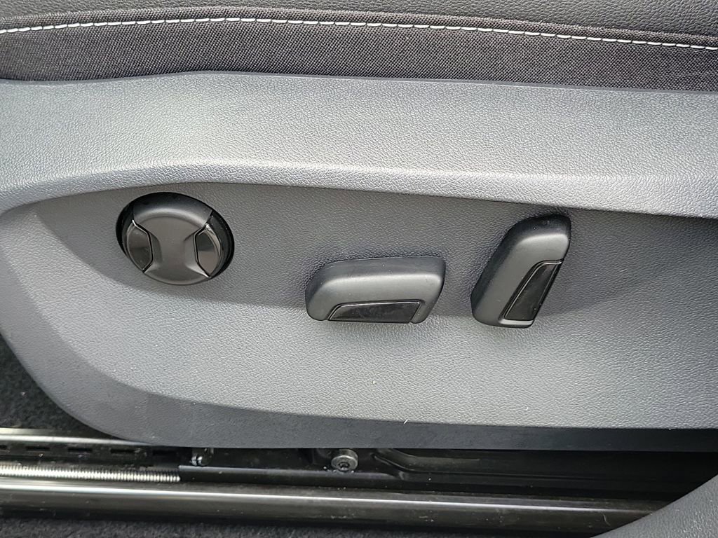Used 2024 Volkswagen Taos SE FWD image 20