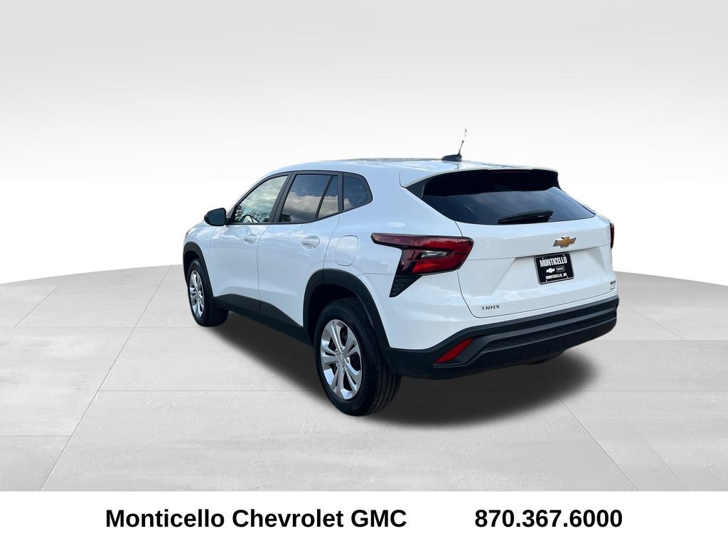 Used 2025 Chevrolet Trax LS image 5