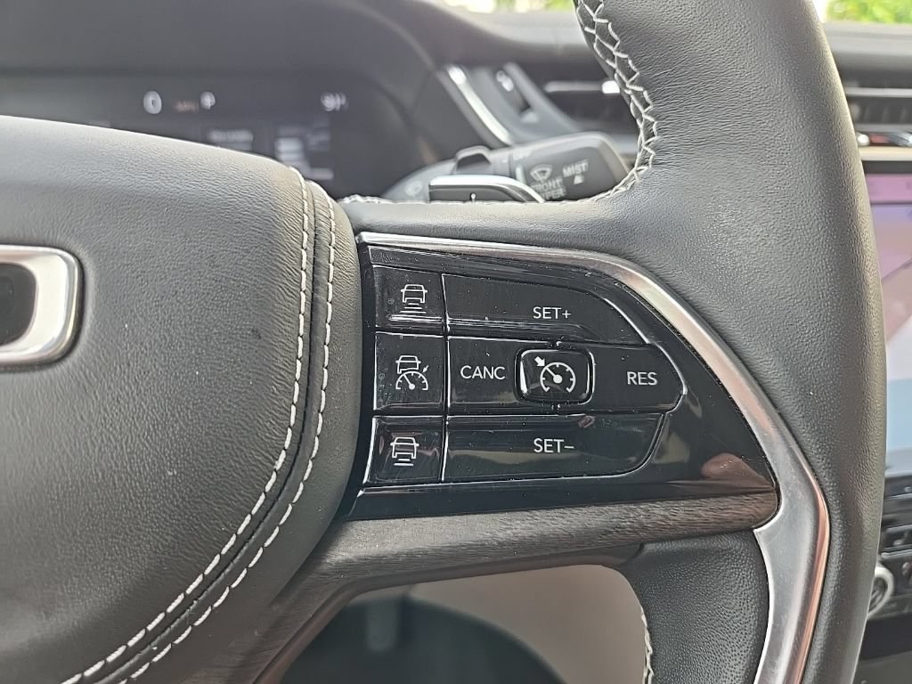 Used 2021 Jeep Grand Cherokee L Overland w/ Luxury Tech Group IV AWD/4WD image 51