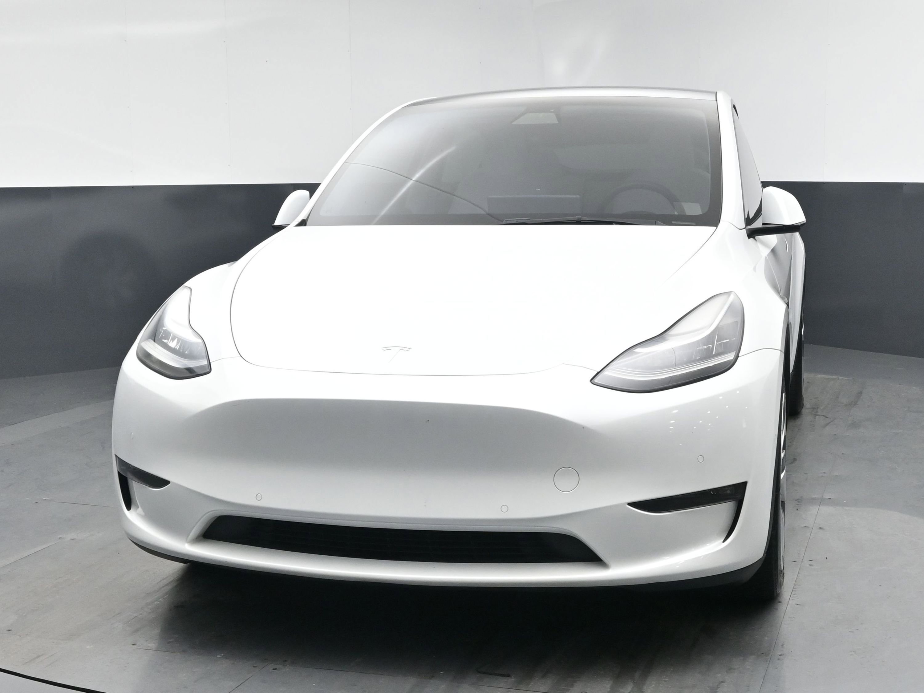 Used 2021 Tesla Model Y Long Range image 18
