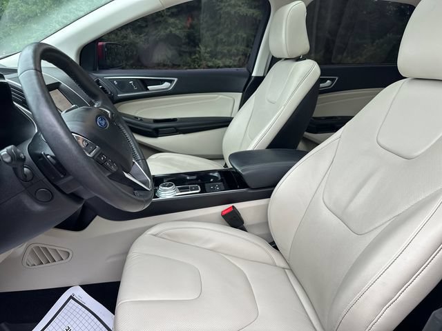 Used 2020 Ford Edge Titanium w/ Equipment Group 301A AWD/4WD image 40