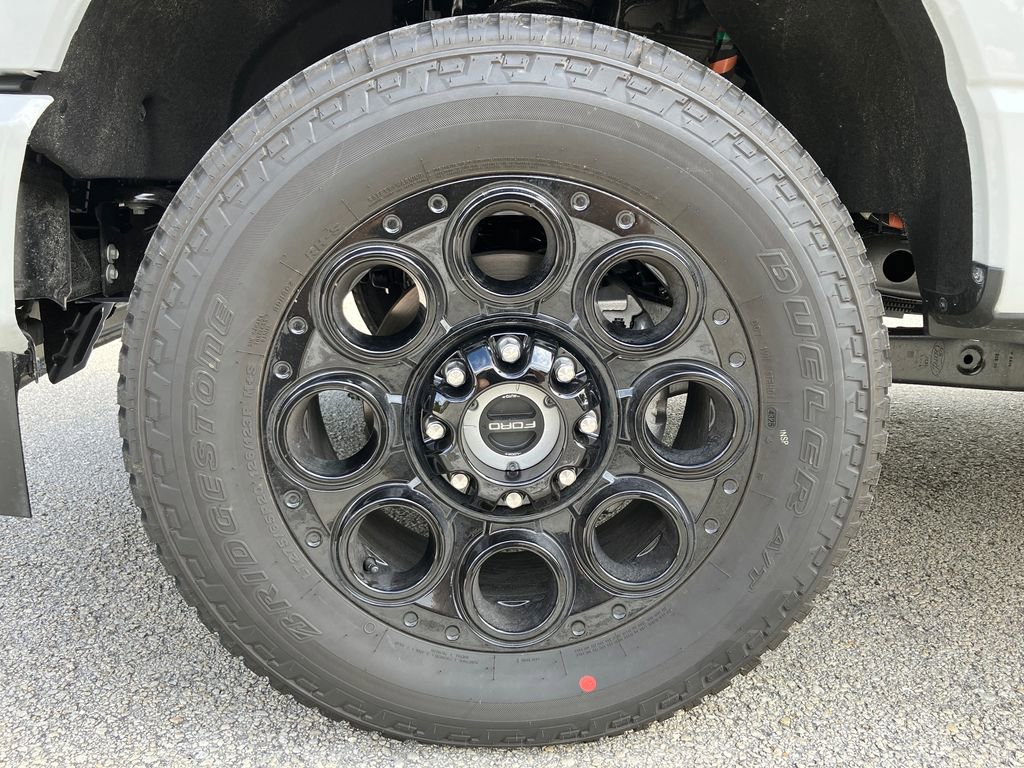 New 2026 Ford F250 Lariat w/ Black Appearance Package image 15
