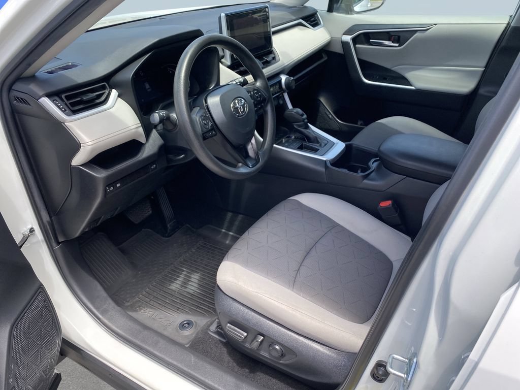 Used 2023 Toyota RAV4 XLE w/ Convenience Package FWD image 10