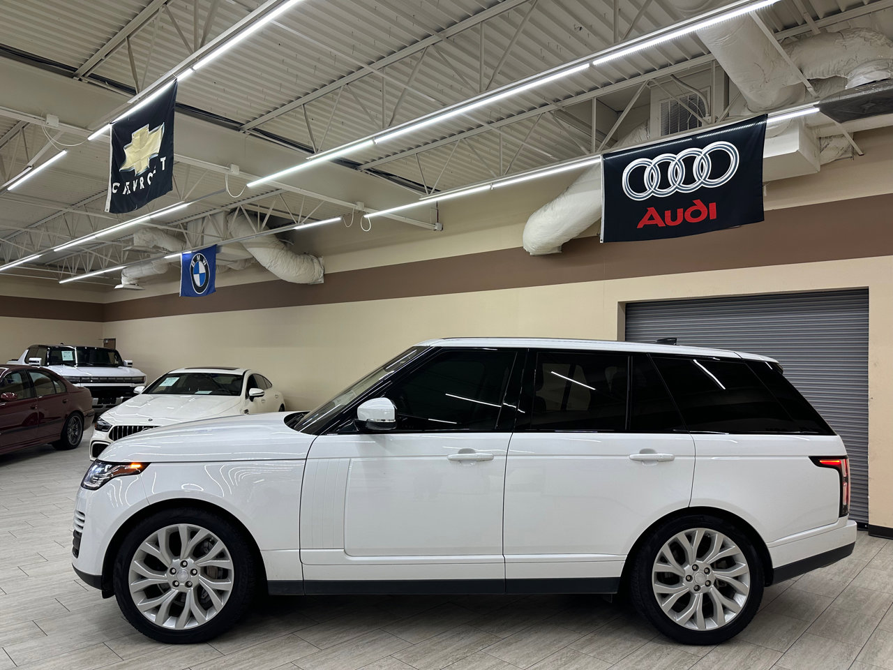 Used 2019 Land Rover Range Rover image 16