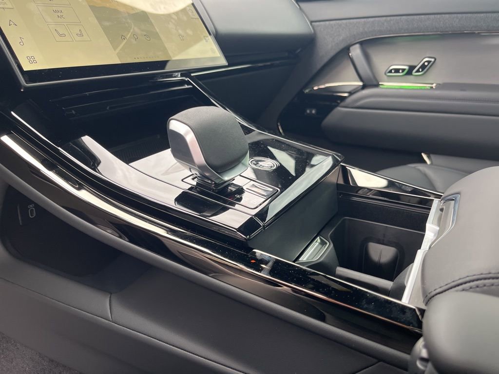 New 2026 Land Rover Range Rover Sport Dynamic SE AWD/4WD image 13