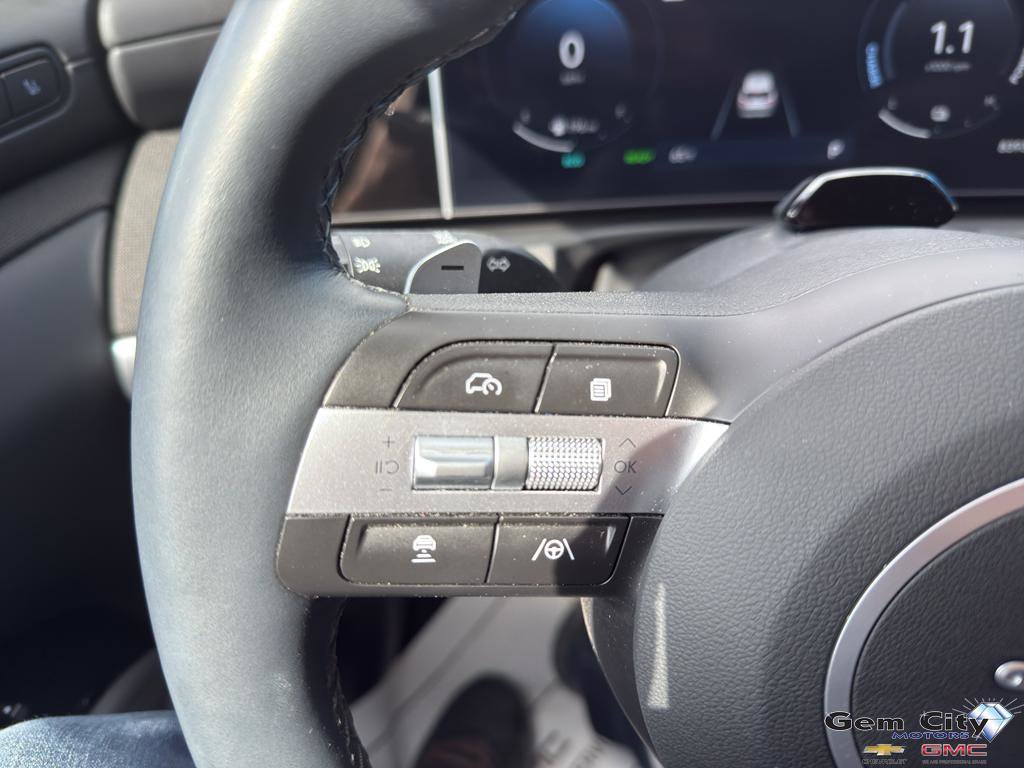 Used 2025 Hyundai Tucson Limited image 31