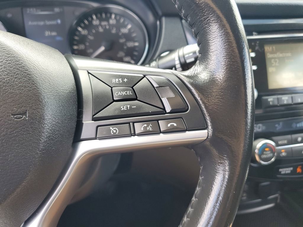 Used 2017 Nissan Rogue SV image 29