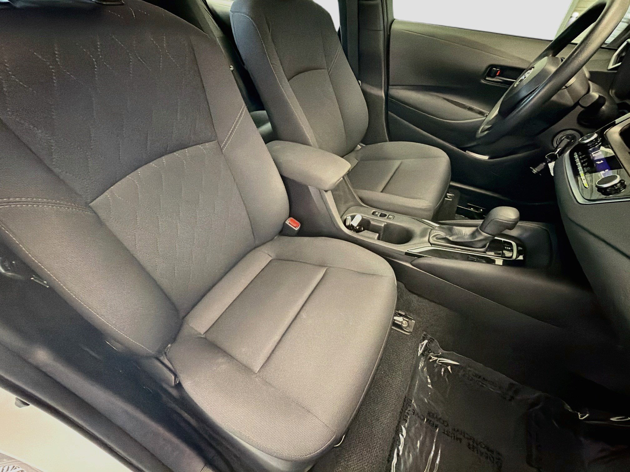 Used 2025 Toyota Corolla LE FWD image 15