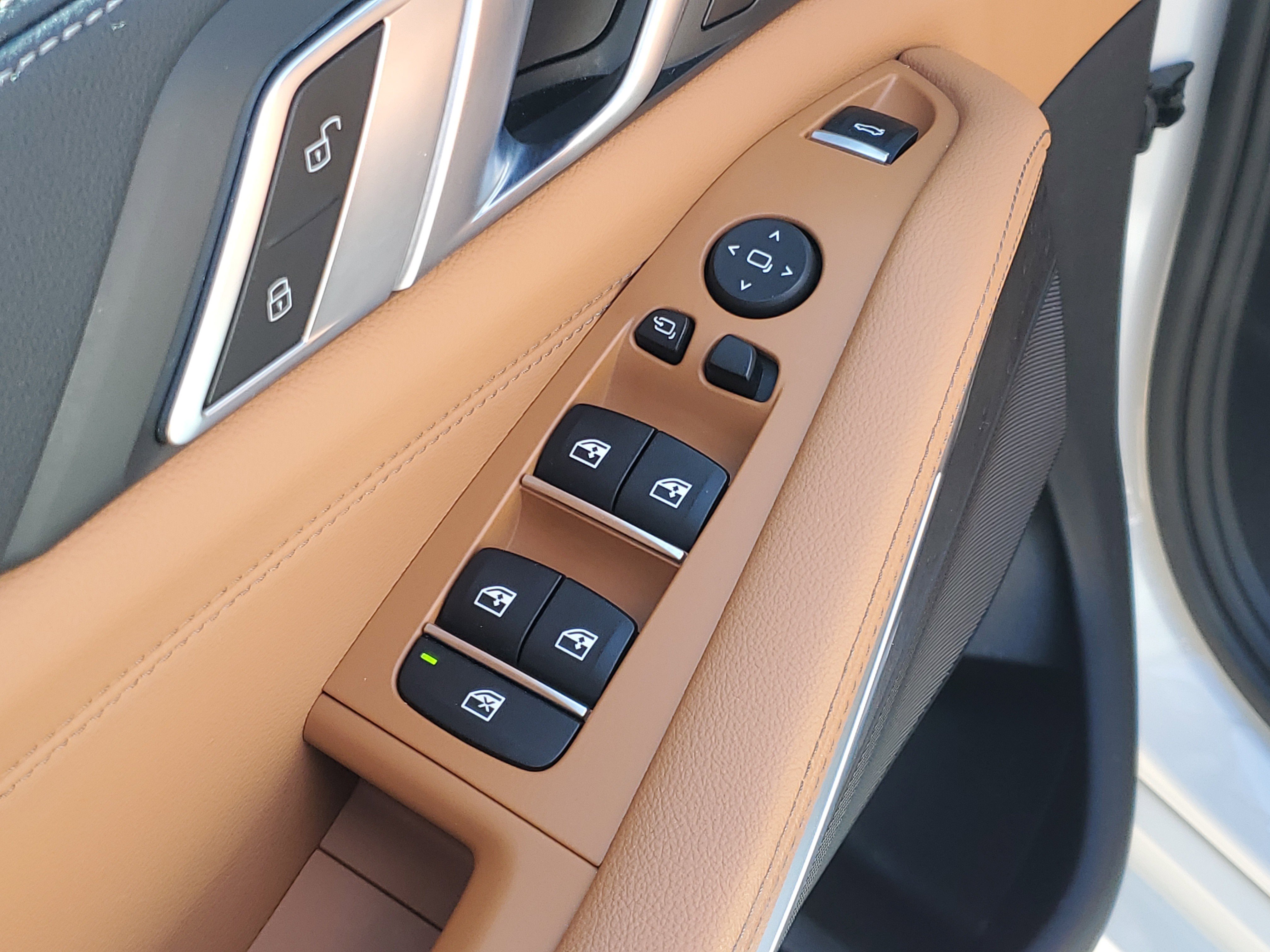 Used 2020 BMW X5 xDrive40i w/ M Sport Package image 6