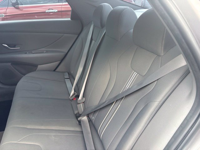 Used 2023 Hyundai Elantra SEL w/ Convenience Package FWD image 9