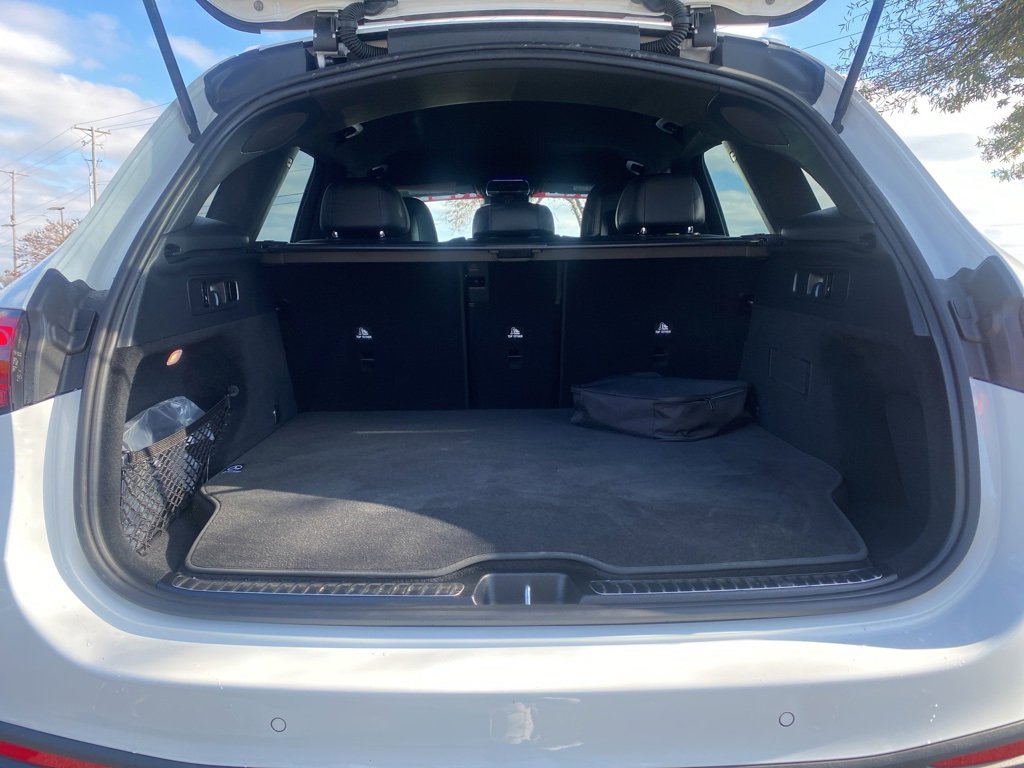Used 2025 Mercedes-Benz GLC 350e 4MATIC image 7