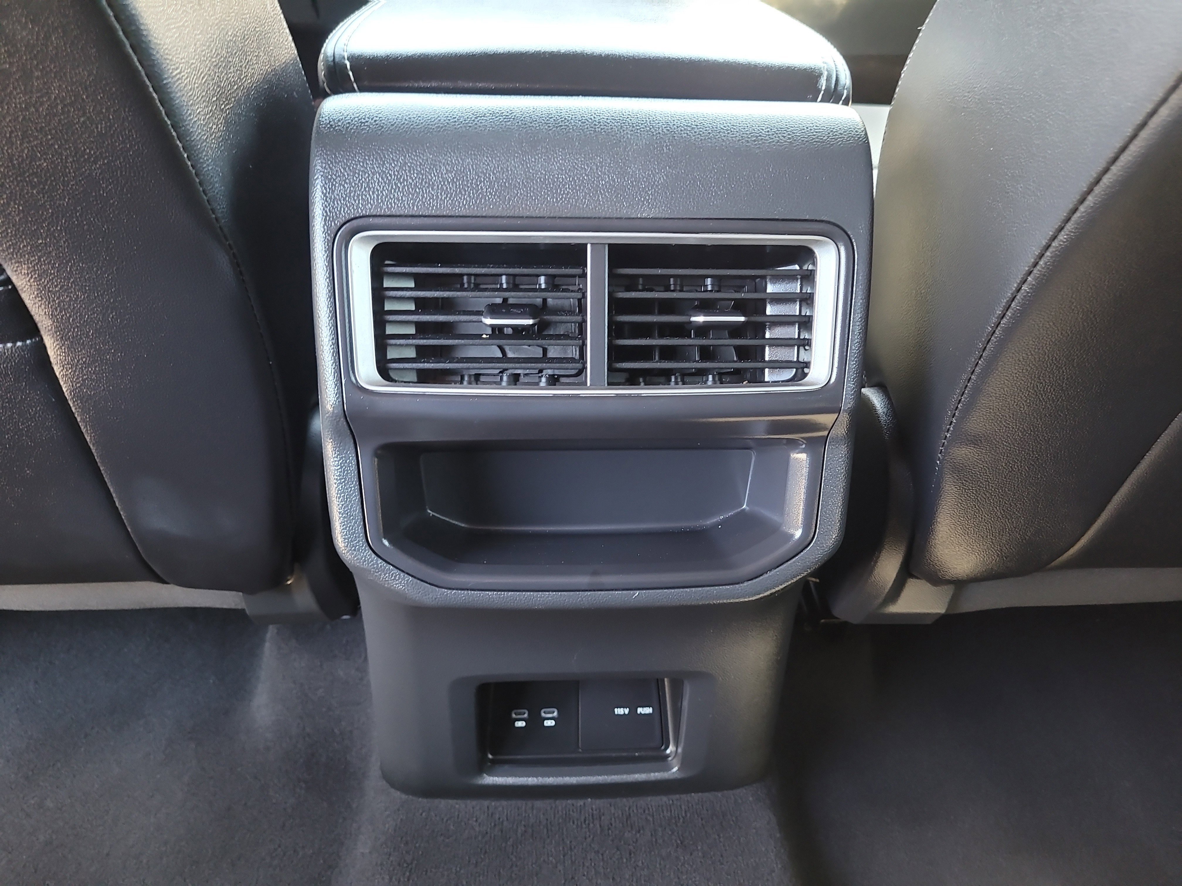 Used 2024 Volkswagen Atlas Cross Sport SE image 19