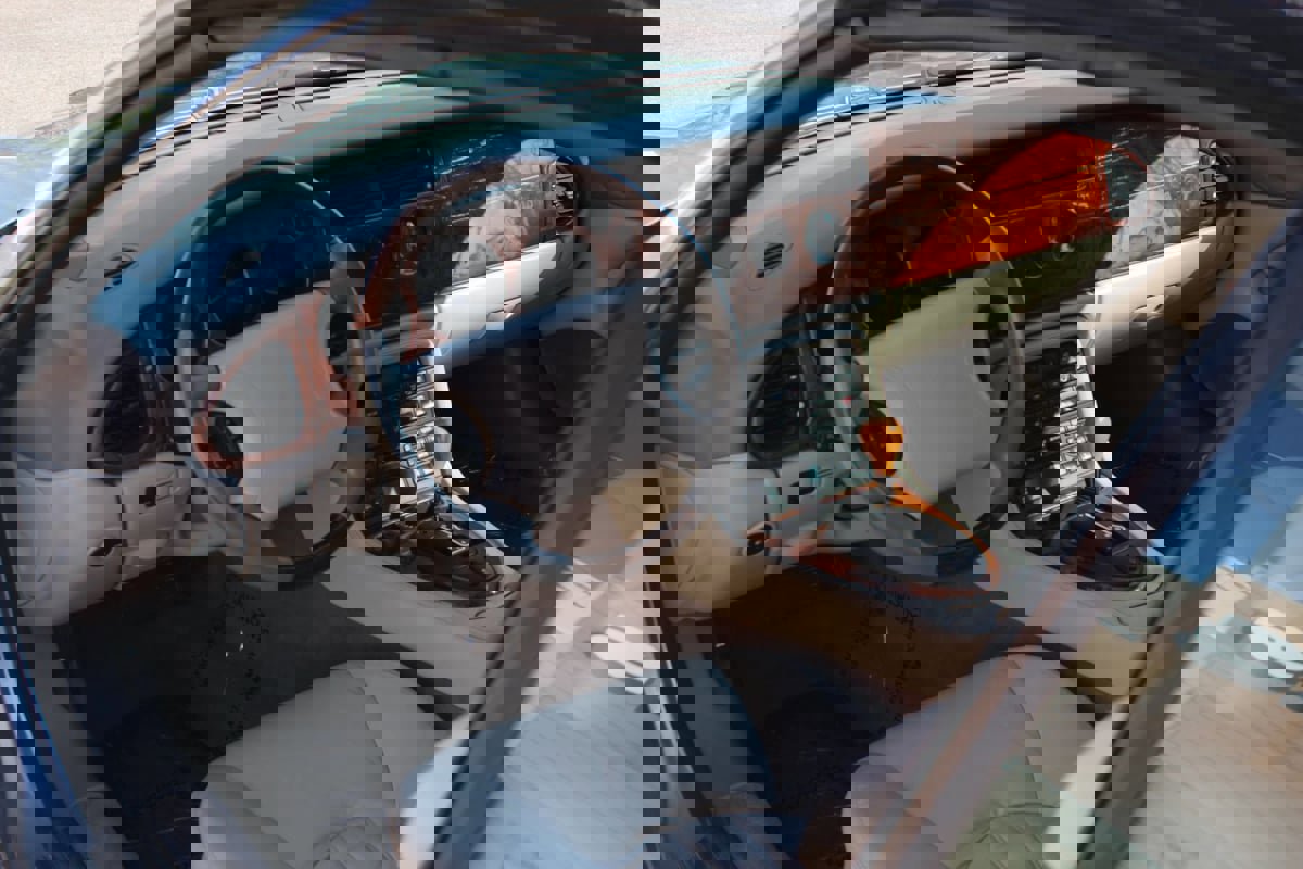 Used 2000 Jaguar XK8 Convertible image 13