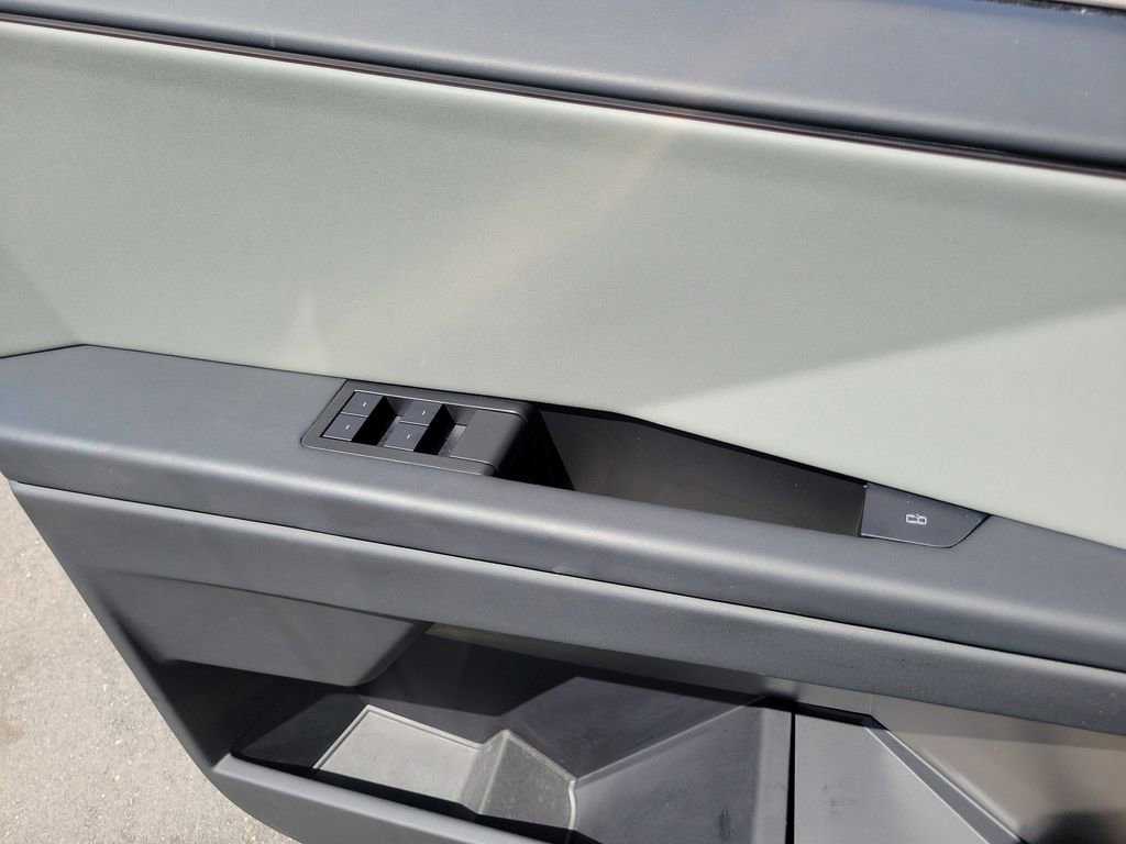 Used 2025 Tesla Cybertruck AWD Crew Cab image 16