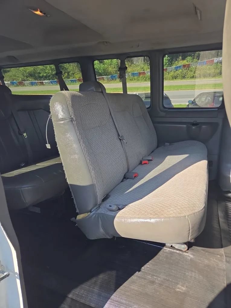 Used 2010 Chevrolet Express 3500 LT w/ LT Preferred Equipment Group RWD image 10