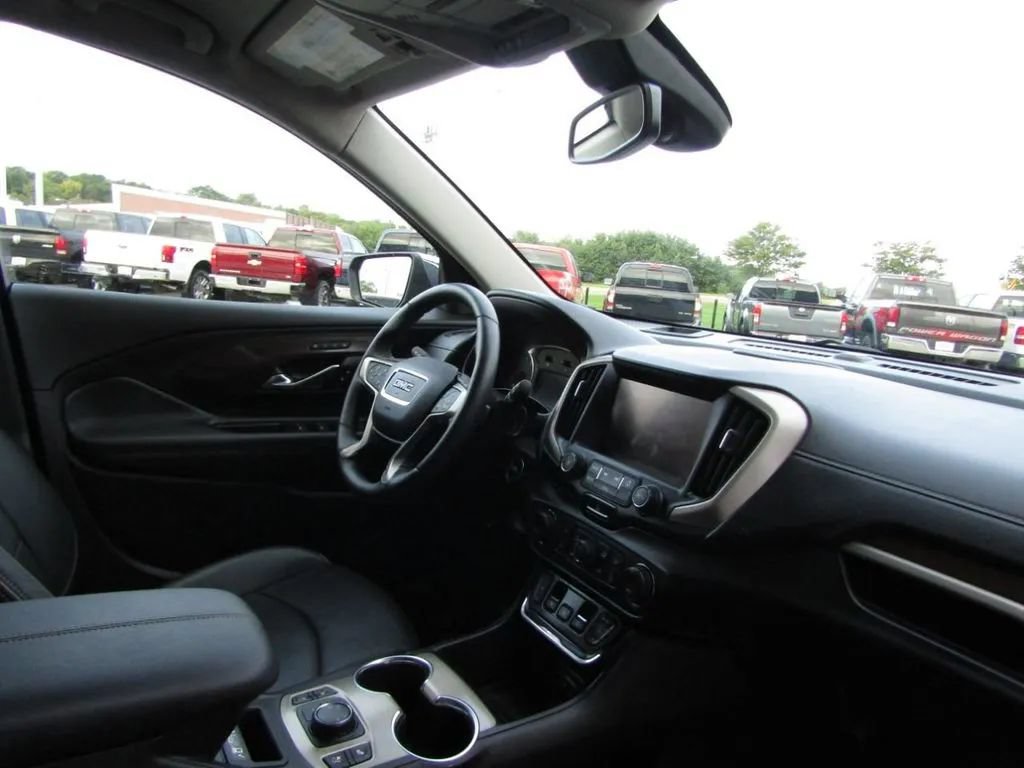 Used 2018 GMC Terrain Denali w/ Comfort Package AWD/4WD image 11