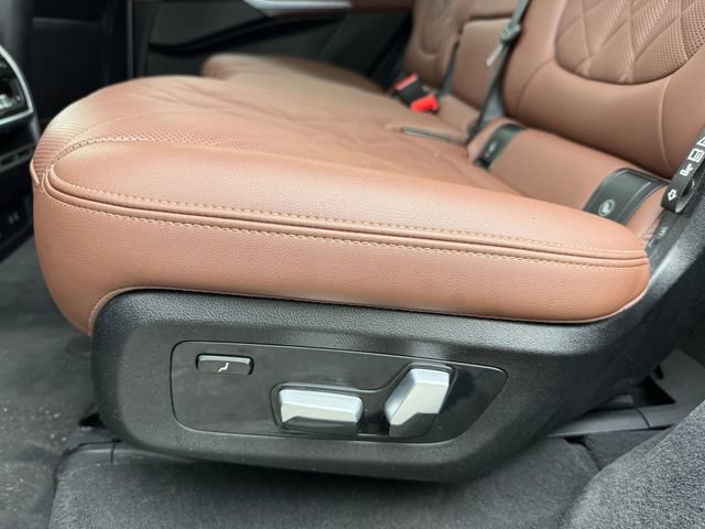 Used 2024 BMW X7 xDrive40i w/ M Sport Package AWD/4WD image 25