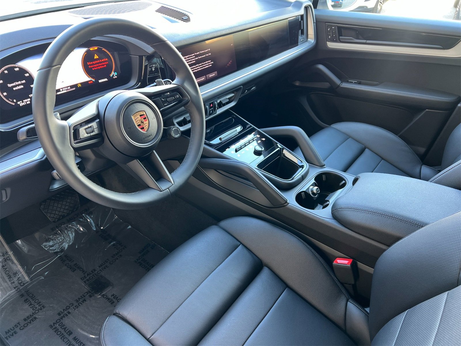 Certified 2025 Porsche Cayenne image 4