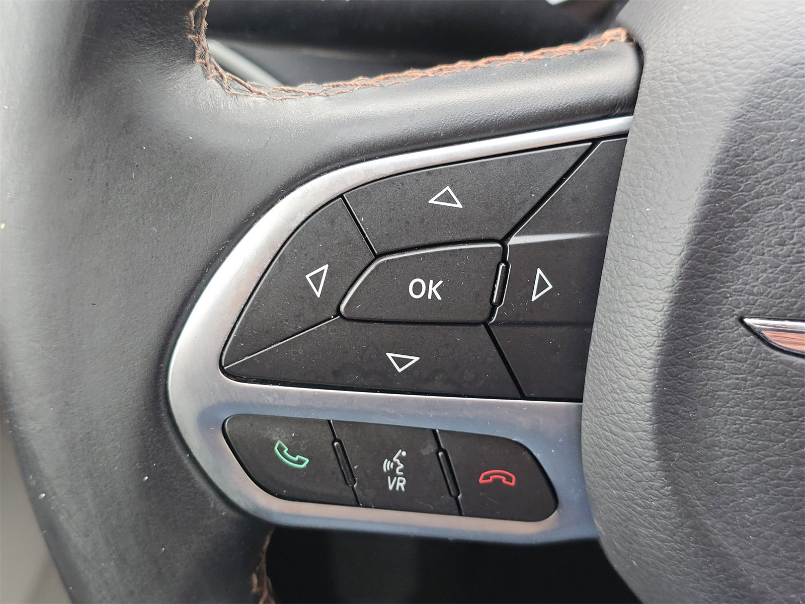 Used 2017 Chrysler Pacifica Touring-L image 24