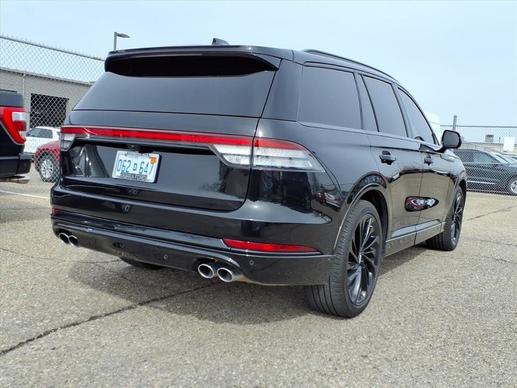 Used 2025 Lincoln Aviator Reserve w/ Equipment Group 201A image 5