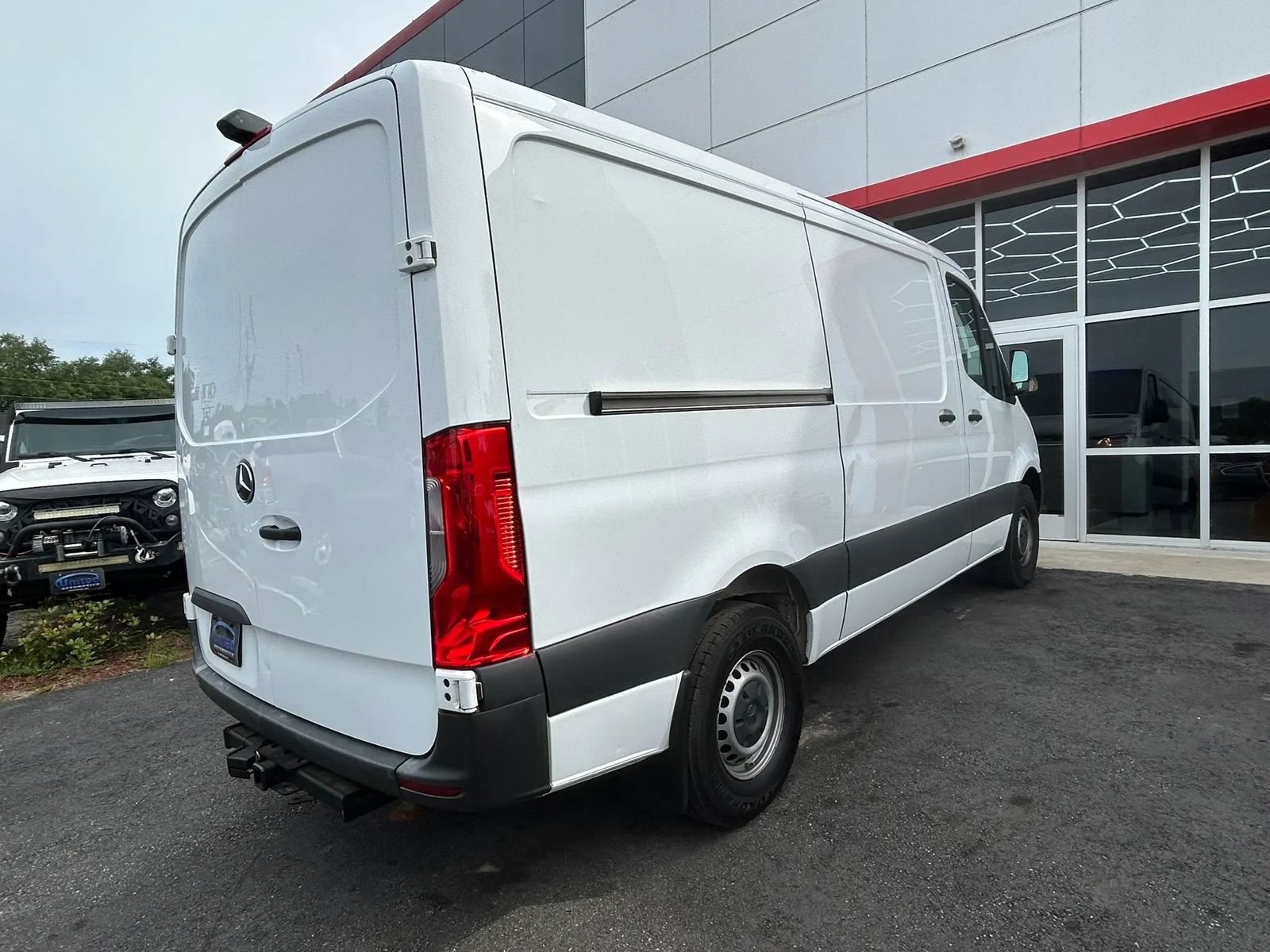 Used 2023 Mercedes-Benz Sprinter 2500 image 4