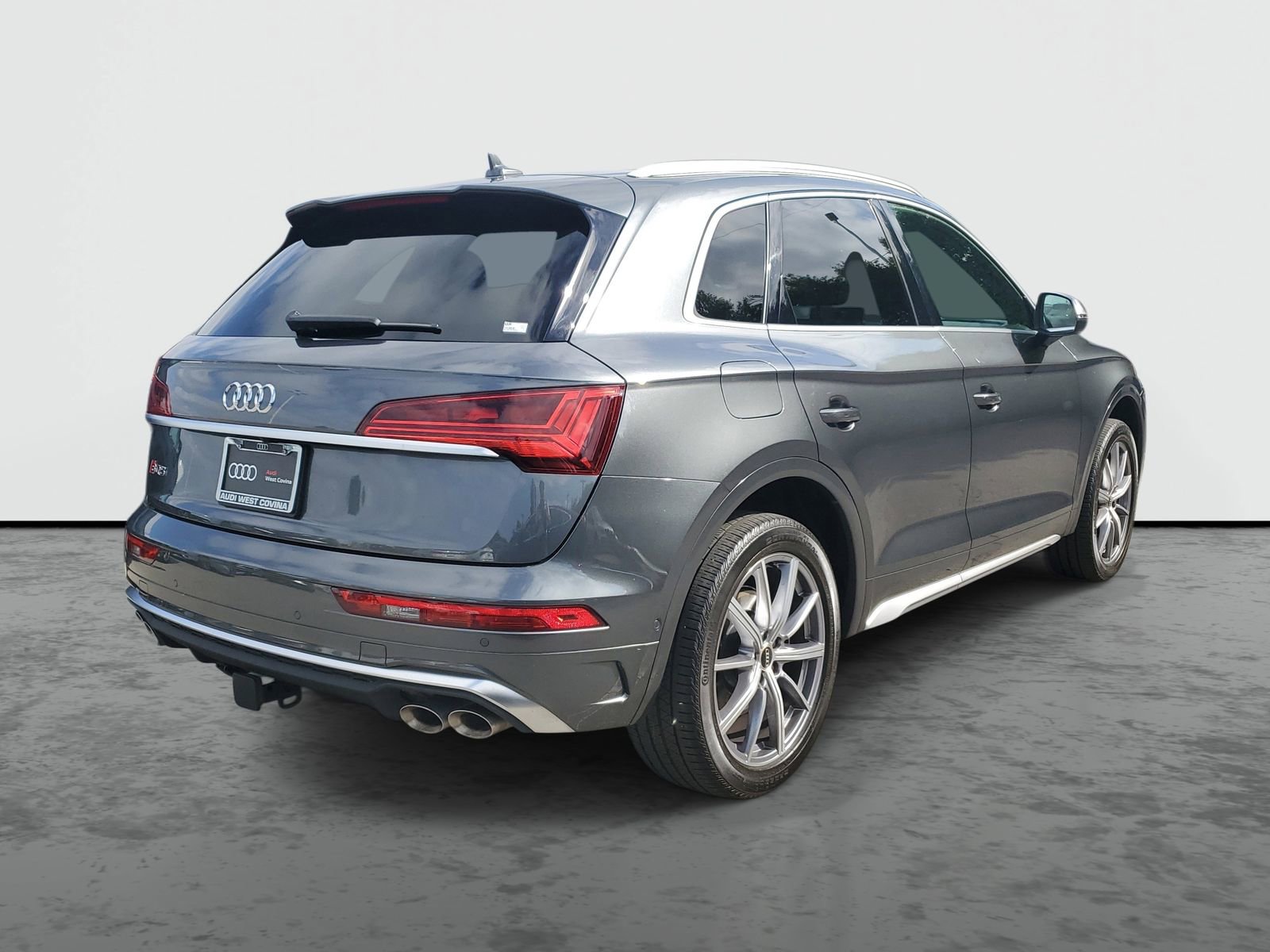 Used 2023 Audi SQ5 Prestige w/ Prestige Package image 4