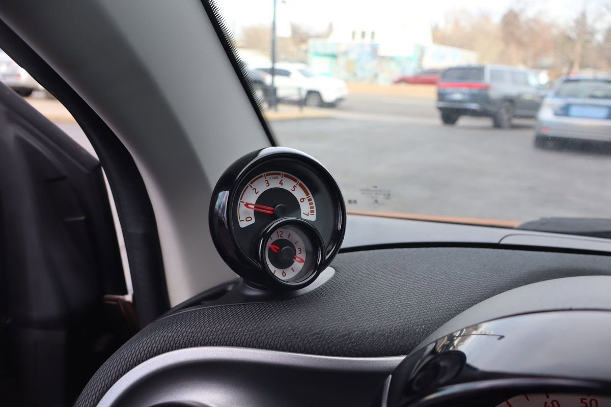 Used 2016 smart fortwo passion image 17