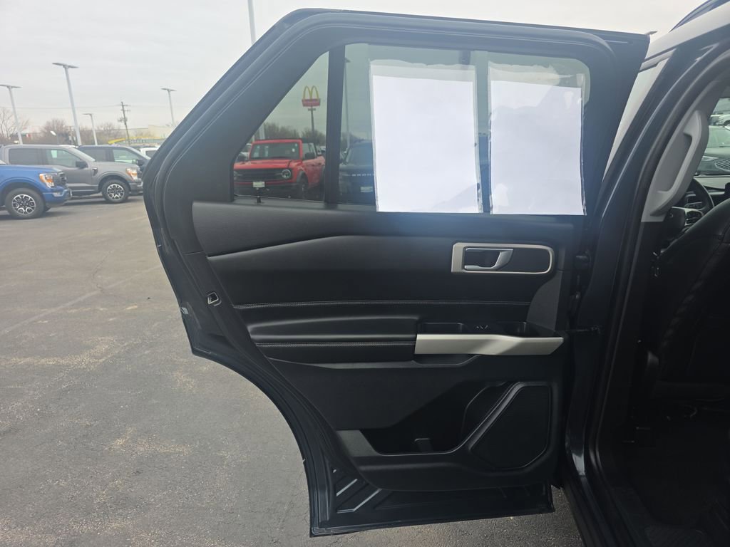 Certified 2024 Ford Explorer XLT w/ Equipment Group 202A AWD/4WD image 39